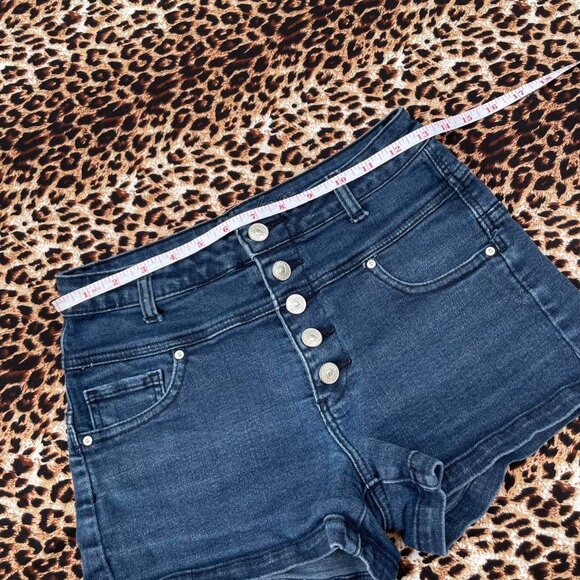 retro skylar daisy dukes denim shorts - Picture 5 of 8